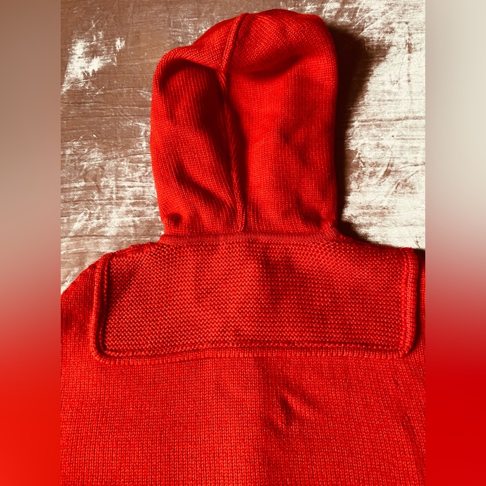 Authentic Gucci Red Girls' Knit Hooded Poncho 8 - Picture 13 of 14
